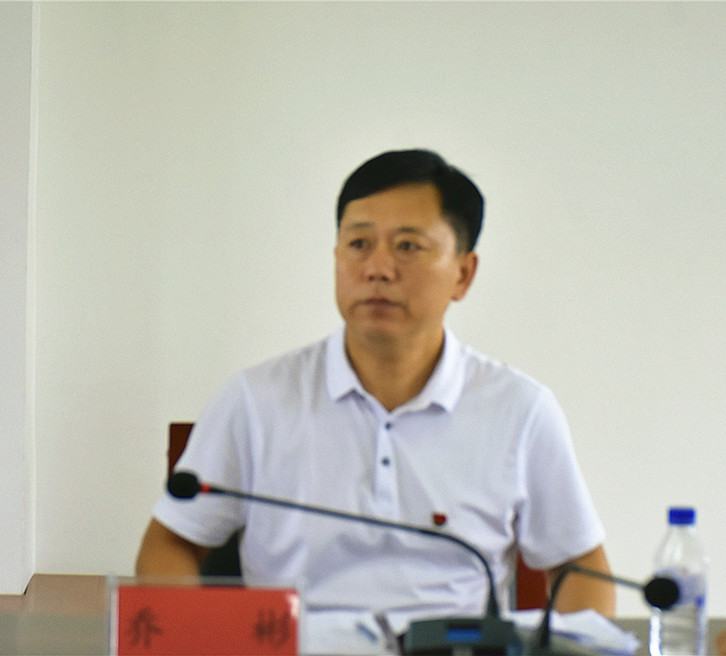 619c88af82bb6.jpg 副總經(jīng)理喬彬主持會(huì)議_副本.jpg